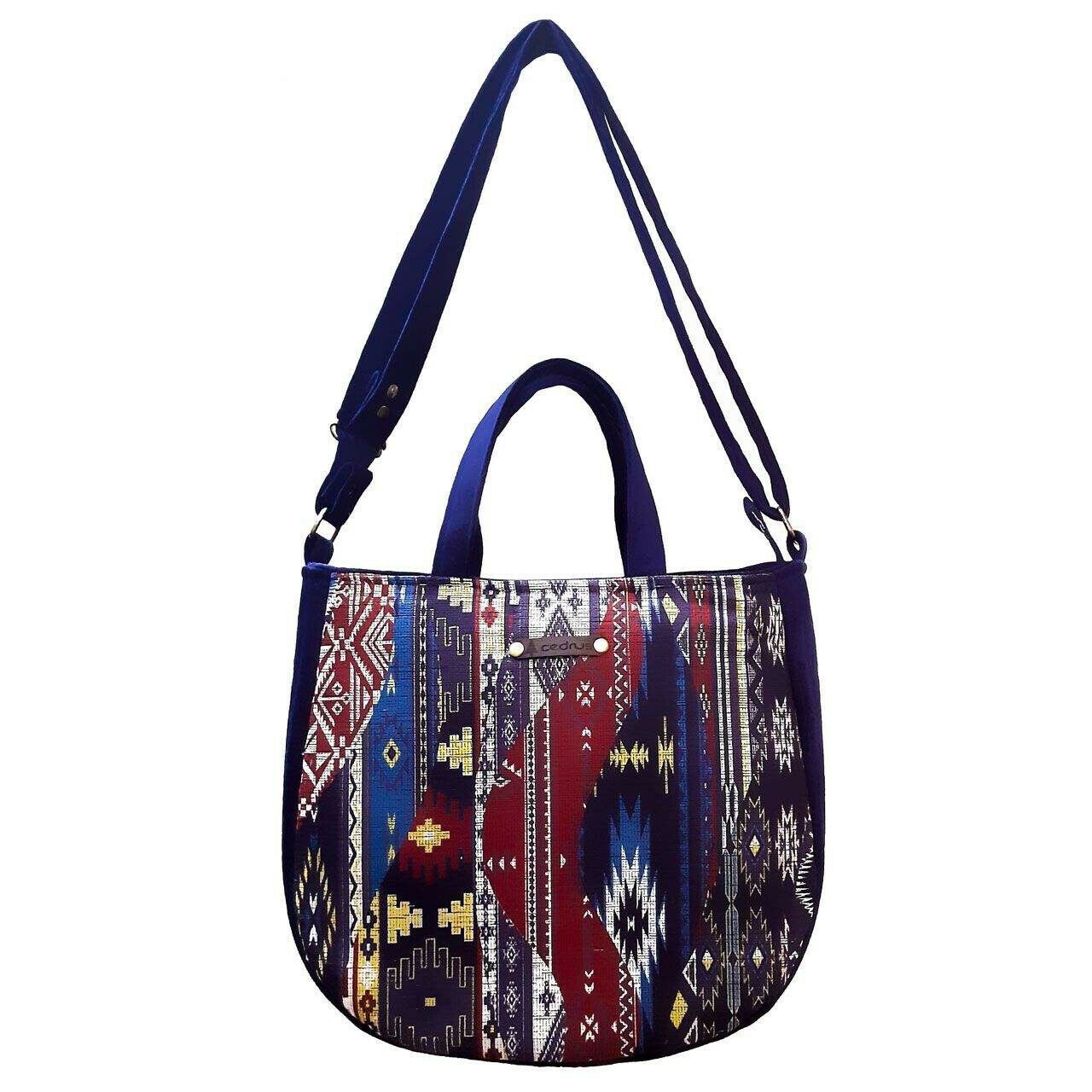 Sac à bandoulière en suède boho avec motif inspiré du persan