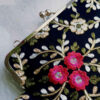 Pochette brodée avec motif floral - Tabasom