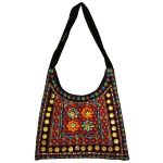 Sac à bandoulière boho en daim ethnique brodé avec design FS