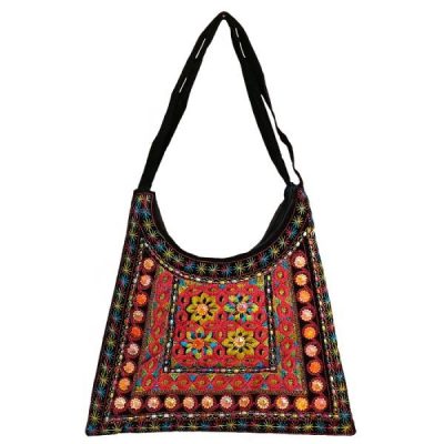 Sac à bandoulière boho en daim ethnique brodé avec design Z10