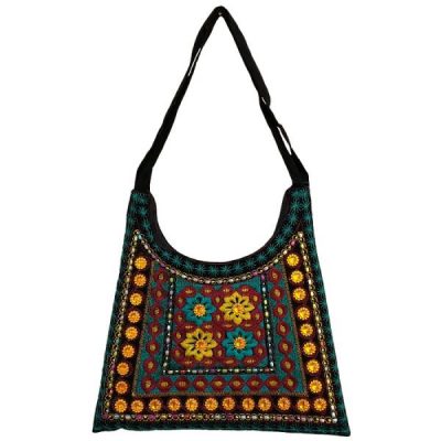 Sac à bandoulière boho en daim ethnique brodé avec design Z30