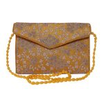 Pochette brodée avec design floral doré – A4