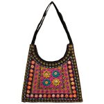 Sac à bandoulière boho en daim ethnique brodé avec design KF