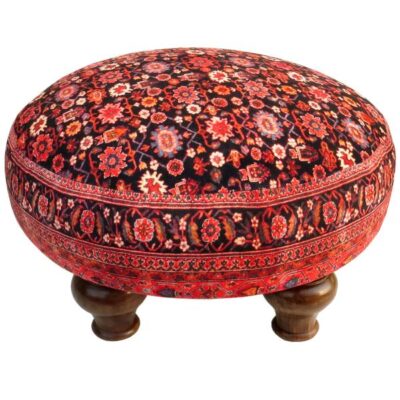 Pouf persan rouge traditionnel avec pieds en bois et tissu en velours rond