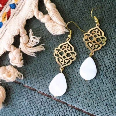 Boucles d’oreilles en laiton persan avec Agate Blanche