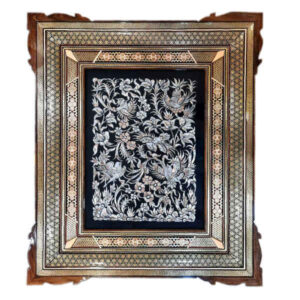 Artisanat encadré en cuivre gravé persan – Oiseaux et fleurs – Décoration murale traditionnelle