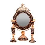 Ensemble miroir et bougeoirs gravés en cuivre persan – Ghalamzani