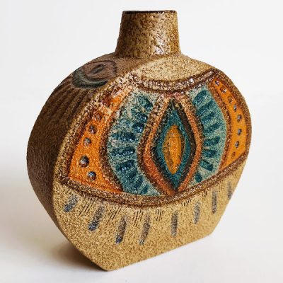 Vase persan à bourgeon en poterie, design peint à la main, idéal pour fleurs fraîches ou séchées.