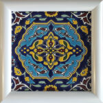 Carreau en céramique persane décoratif encadré  – Navy Blue