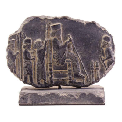 Figurine historique de la cour de Cyrus : Le grand roi iranien