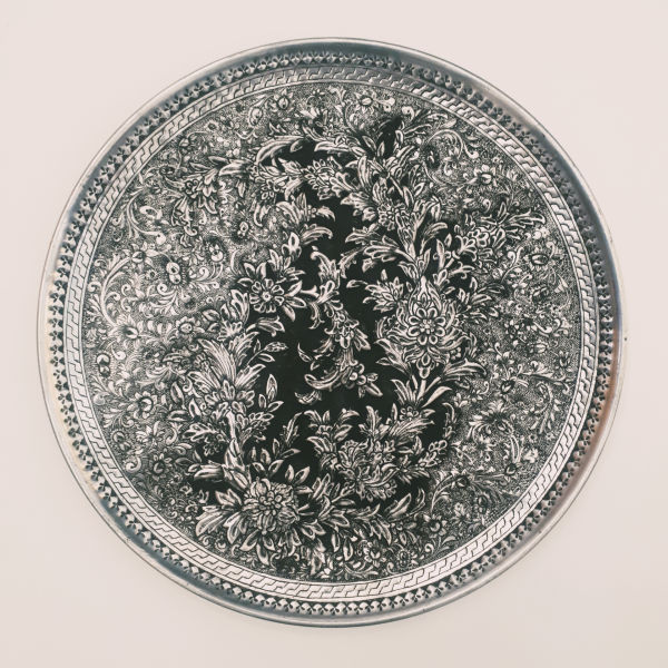 Plateau en cuivre décoratif gravé à la main avec art artisanal persan Jahani