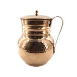 Carafe en cuivre perse martelé traditionnel Silva