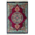 Tapis en soie persan noué à la main modèle Zereshki Qom