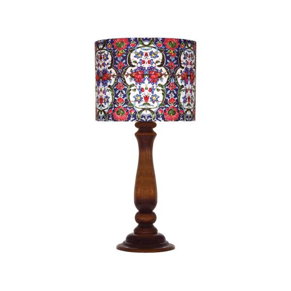 Lampe de table en bois traditionnelle avec abat-jour inspiré de la Perse