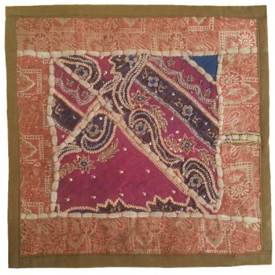 Housse de Coussin Brodée – Design Suzani Violet