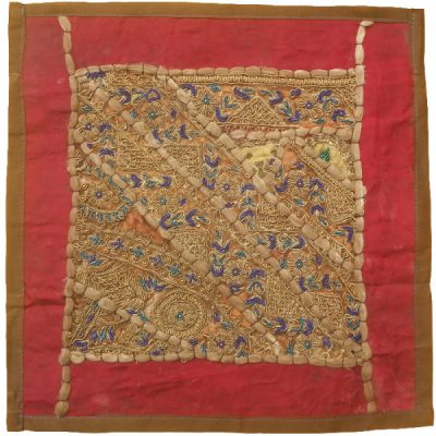 Housse de Coussin Brodée – Design Suzani Rouge