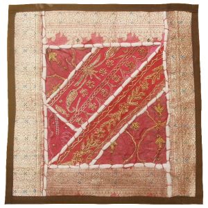 Housse de Coussin Brodée – Design Suzani Rose Clair