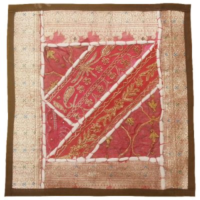 Housse de Coussin Brodée – Design Suzani Rose Clair