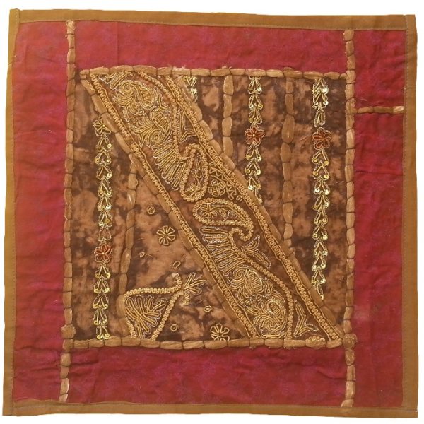 Housse de Coussin Brodée - Design Suzani Rouge avec Motifs Dorés II