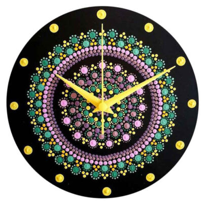 Horloge Murale en Vitrail Motif Art des Points – Modèle Shab