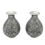Vase décoratif en cuivre persan gravé fait main avec design Tazhib – Set de 2