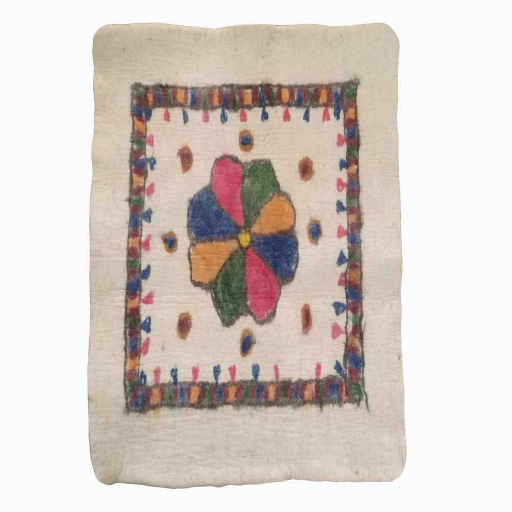 Tapis en feutre de laine persan 100% naturel et fait main Riha