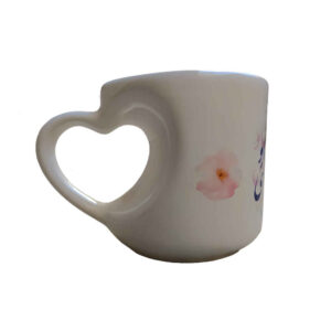 Mug en céramique persan avec poignée en forme de cœur