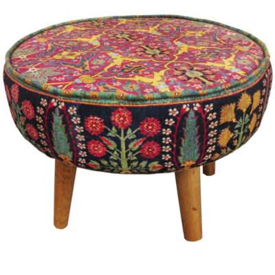 Pouf persan rouge traditionnel avec pieds en bois et tissu en velours Raya