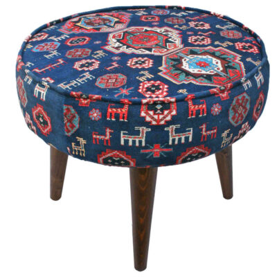 Pouf persan traditionnel avec pieds en bois et tissu en velours Zoha