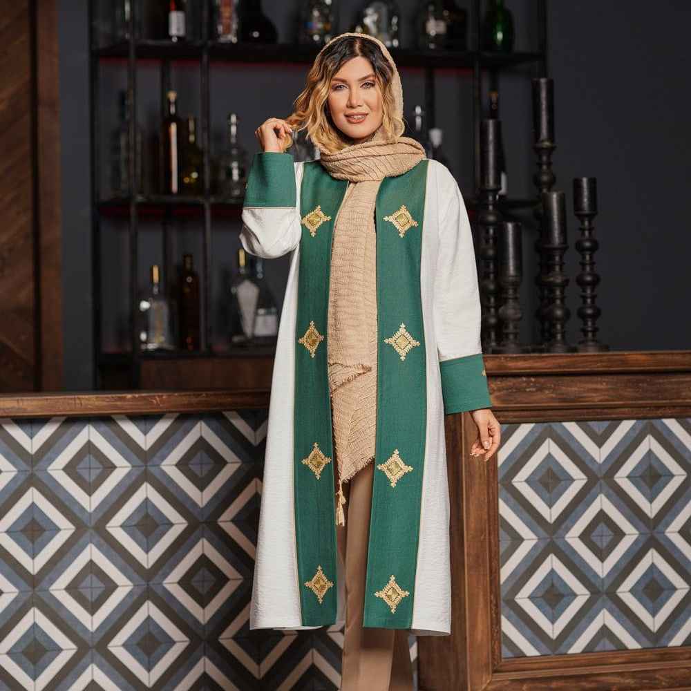 Modèle Manto Perse Pegah