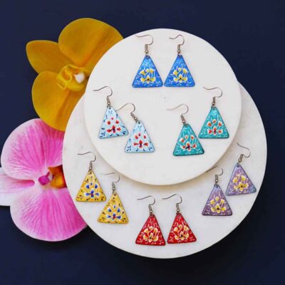 Boucles d’oreilles persanes faites à la main avec triangle artistique Minakari