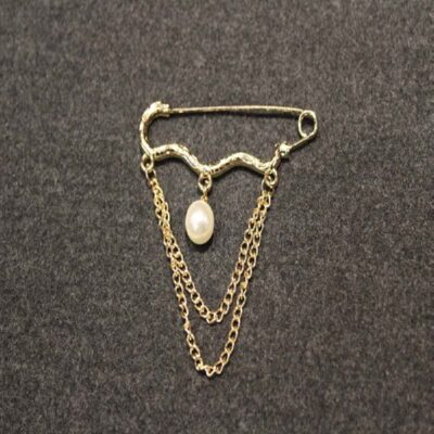 Broche de Sécurité Moderne avec Accent de Diamant – Élégance Glamour