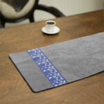 Chemin de table en velours “Persian Elegance” Modèle Negin