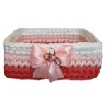 Panier de rangement en crochet rouge et rose modèle Haleh