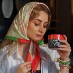 Foulard Miniature en Soie pour Femme – Motif Artistique, Luxueux et Vibrant Paeezan