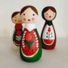 Poupées en Bois au Crochet Fait Main – Célébration de Yalda | Personnages en Bois Artisanaux