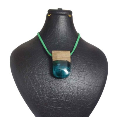 Collier Bois & Résine Artisanal Style Audacieux Oghyanous