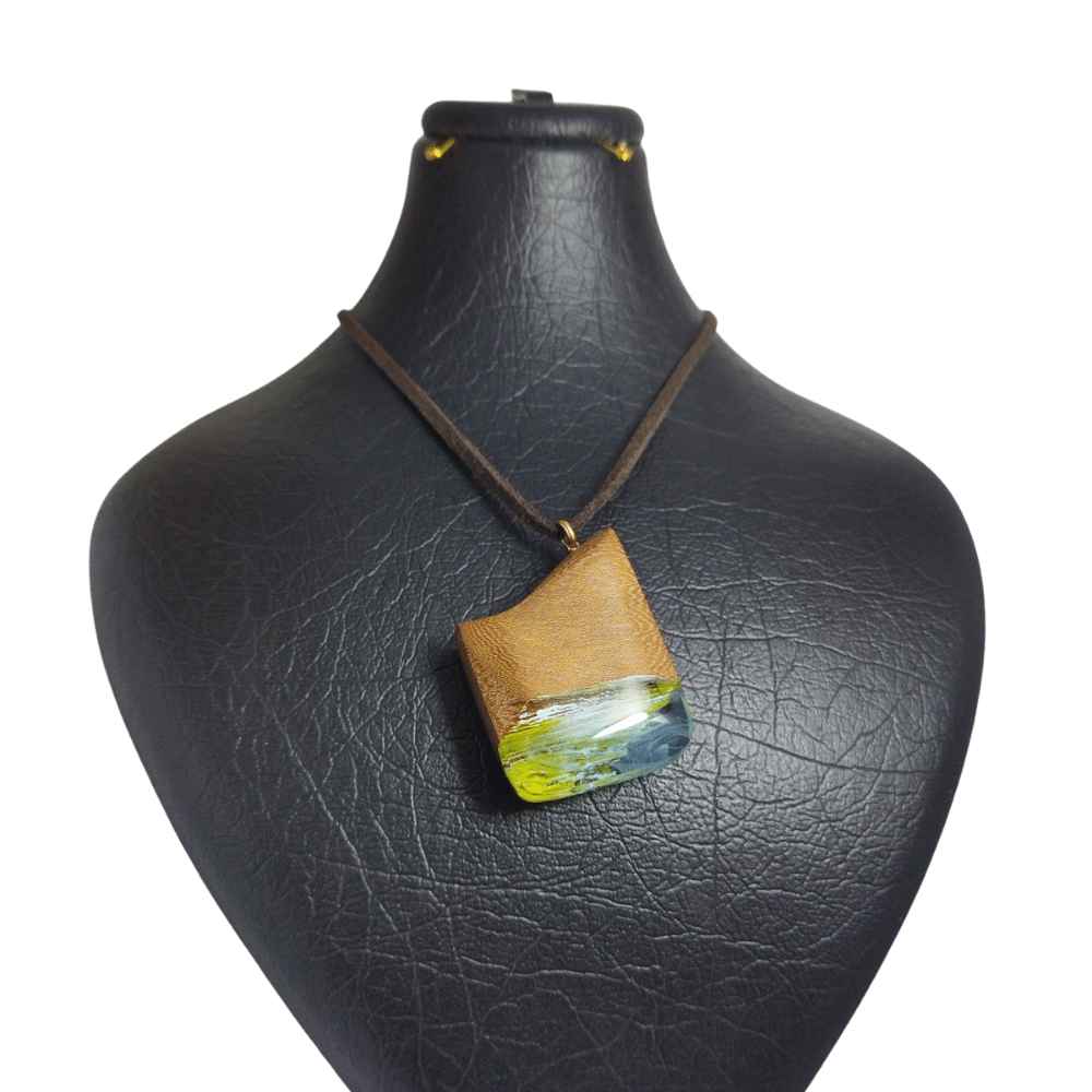 Collier Bois & Résine Artisanal Style Audacieux Roche