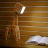 Lampe de bureau en bois fantaisie – girafe fait main et réglable