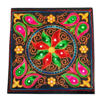 Housse de Coussin Brodée – Design Suzani Fleur