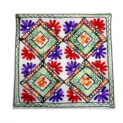 Housse de Coussin Brodée – Design Suzani Selin