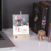 Modèle de calendrier de bureau miniature persan 1402 Fête des Mères