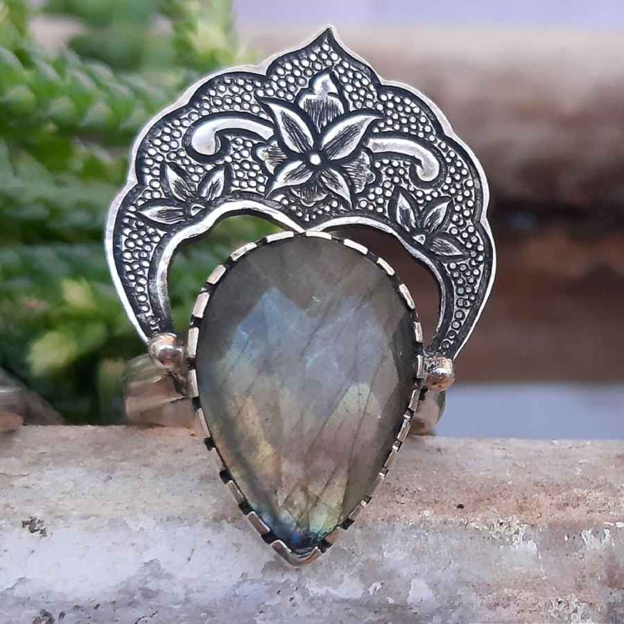 Bague en argent et labradorite de Perse, pour femme