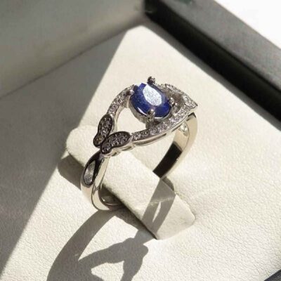 Bague de fiançailles en argent avec rubis bleu Bliss pour femmes Kamand