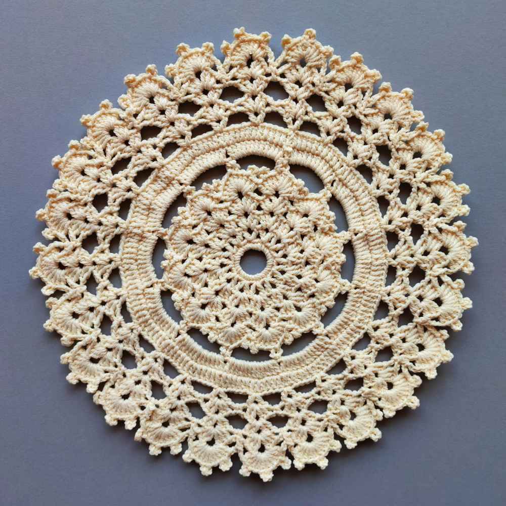 Nappe au Crochet Tricotée à la Main Modèle Crème