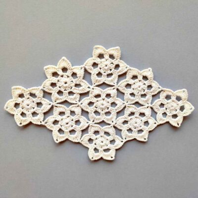 Nappe au Crochet Tricotée à la Main Modèle Mino