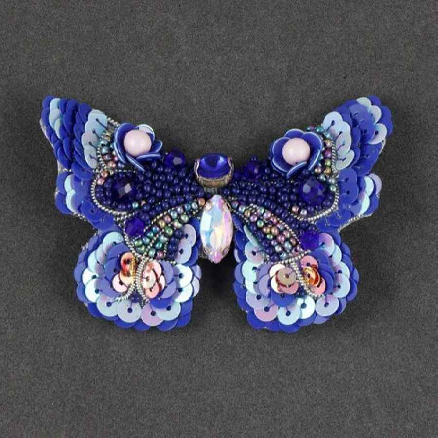 Épinglette féminine faite main perles – Modèle Papillon