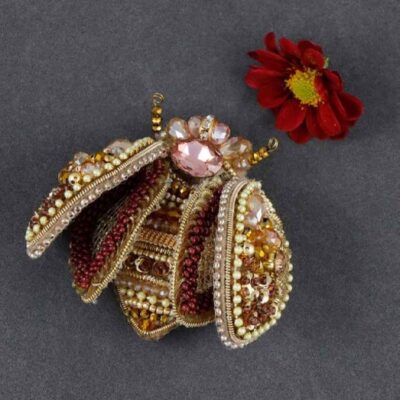 Épinglette féminine faite main perles – Design Insecte