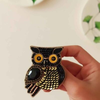 Épinglette féminine faite main perles – Design Hibou