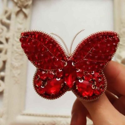 Épinglette féminine faite main perles – Design Ziba